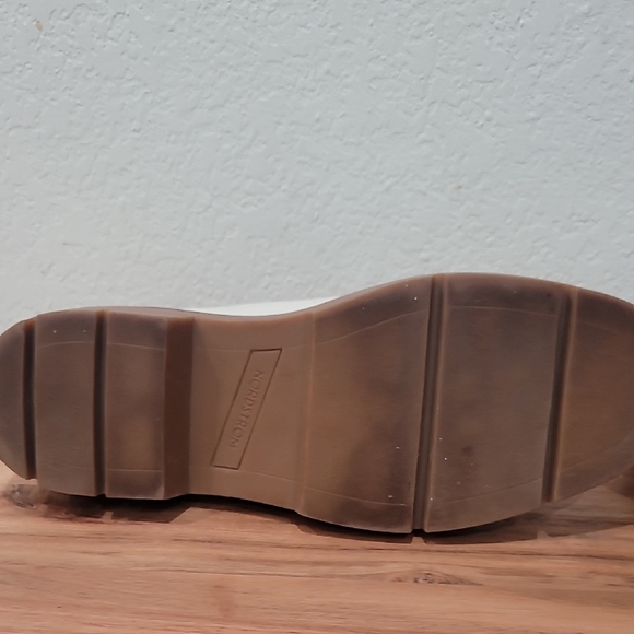 Nordstrom White Loafers with Tortoise Chain - Picture 8 of 9